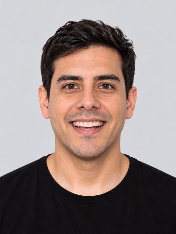 Sonriendo o boca abierta