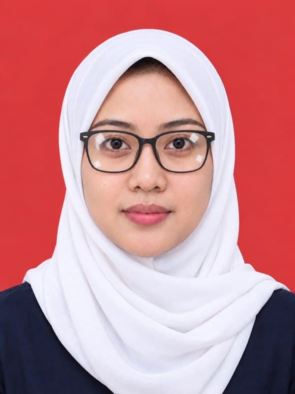 Memakai kacamata atau ada pantulan cahaya