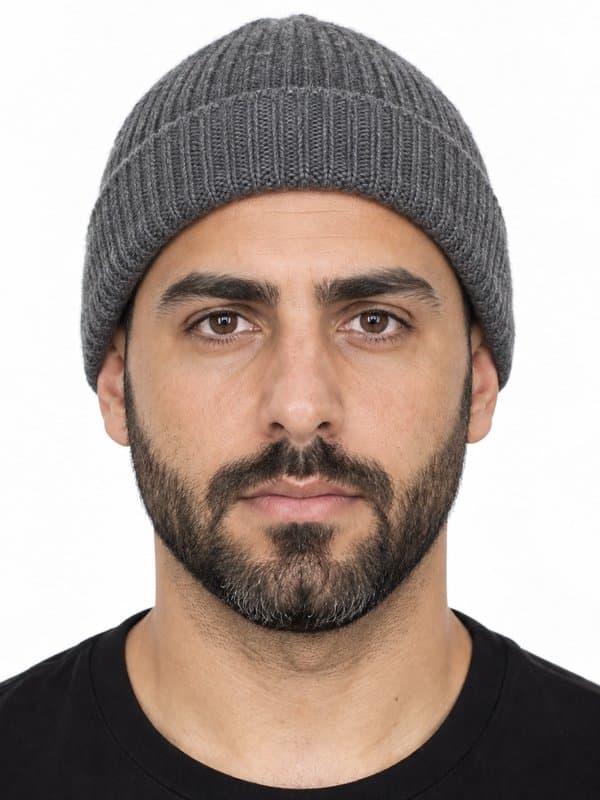 Gorro o accesorios en la cabeza