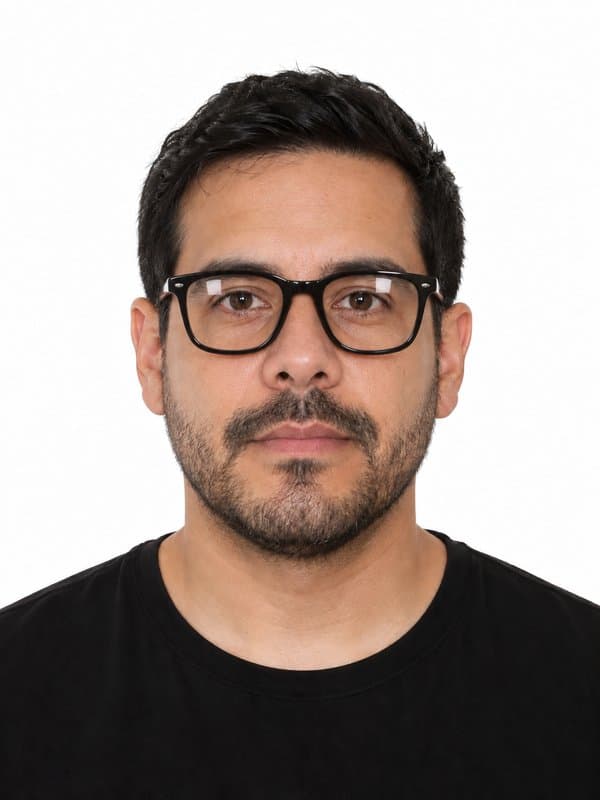 Con gafas o reflejos