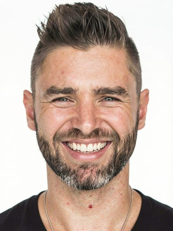 Sonriendo o boca abierta